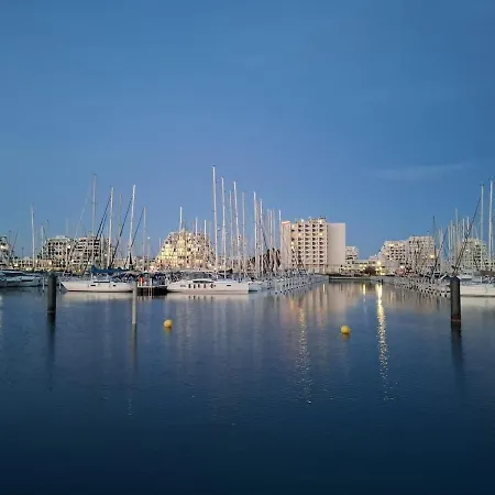 Climatisé 2 Pers, Parking Privé, 600 M Plage, 1er étage